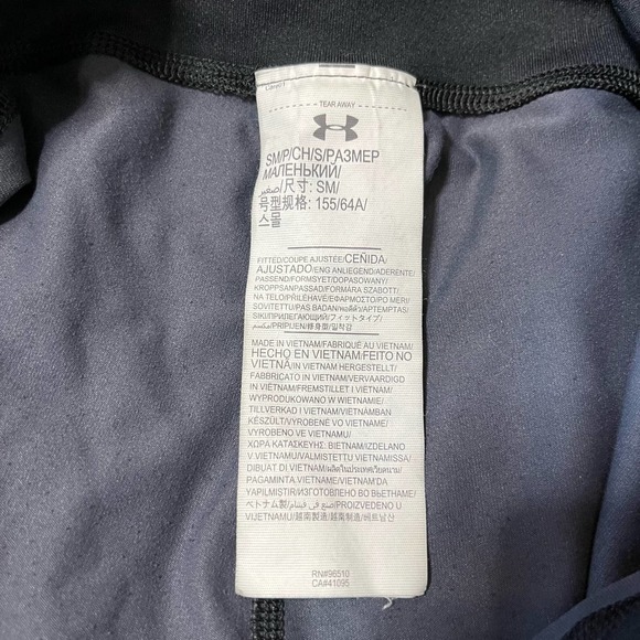 Under Armour Animal Print Capri Leggings Size Small - Picture 3 of 3